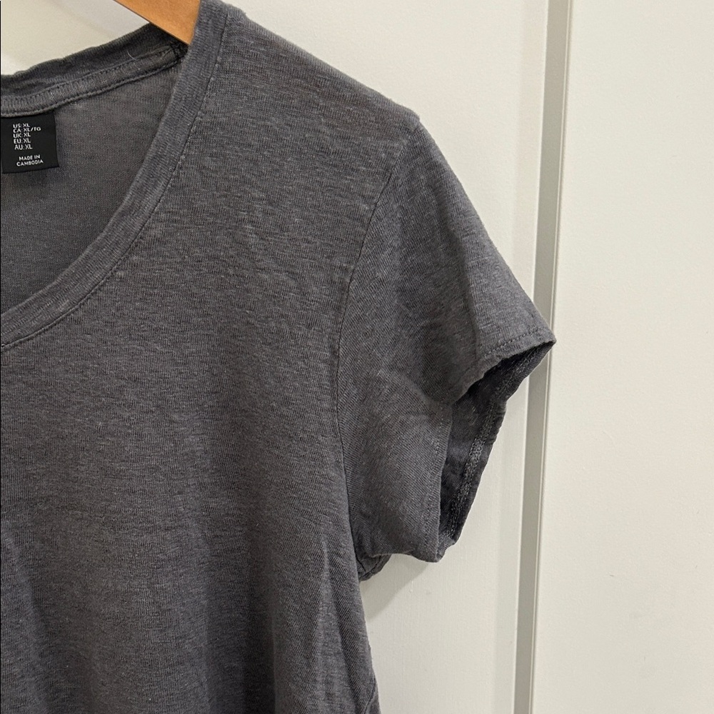 Tahari Dark Gray Short Sleeve V-Neck Tee - Picture 5 of 7